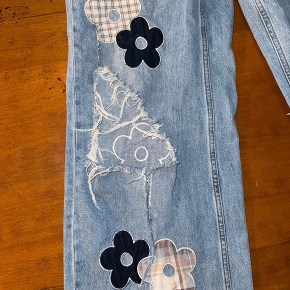 BDG Urban Outfitters Wide Leg Jeans Rips Daisy Patches Skater Baggy 26 - Picture 6 of 14